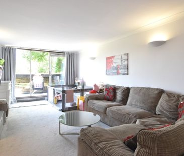 Stroudwater Park, WEYBRIDGE, KT13 - Photo 2