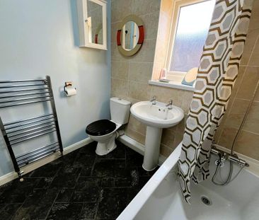 2 bedroom terraced house to rent - Photo 5