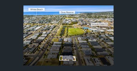 Neatly presented family home - Photo 5