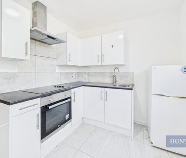 2 bedroom Flat To Let - Photo 2