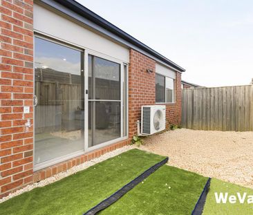 6 Martinshaw Road, Mickleham, Vic 3064 - Photo 3