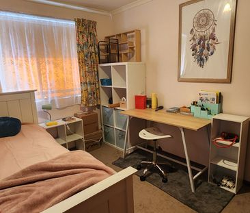 Comfortable Family Home in a Quiet Location - Photo 2