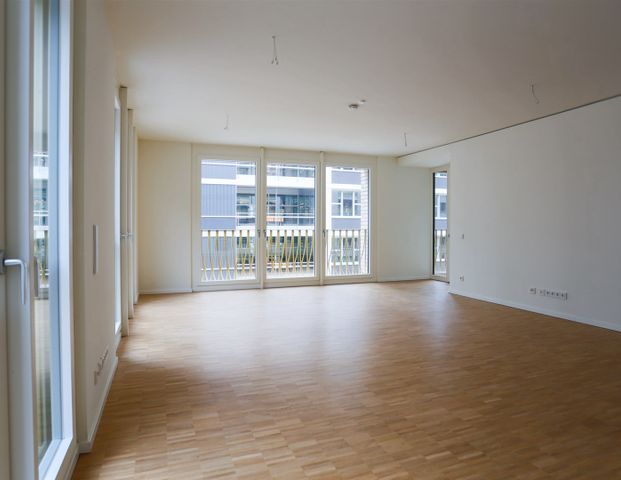 Modern ausgestattet und lichtdurchflutet - mit Parkett, EBK und Smart Home-Features *ab sofort* - Foto 1