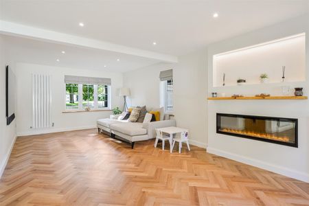 To Let 5 Bed House - Detached - Photo 2