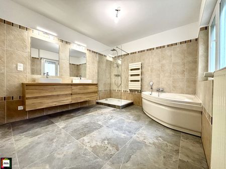 Location Appartement 3 pièces 90m² LONGWY 54400 - Photo 5