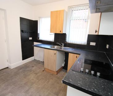 2 bedroom ground floor flat to rent - Photo 4