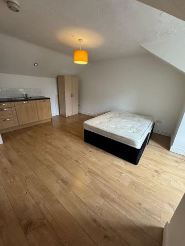 Studio to rent - Photo 3