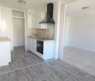 Appartement à louer 2 pièces 62m² - Photo 3