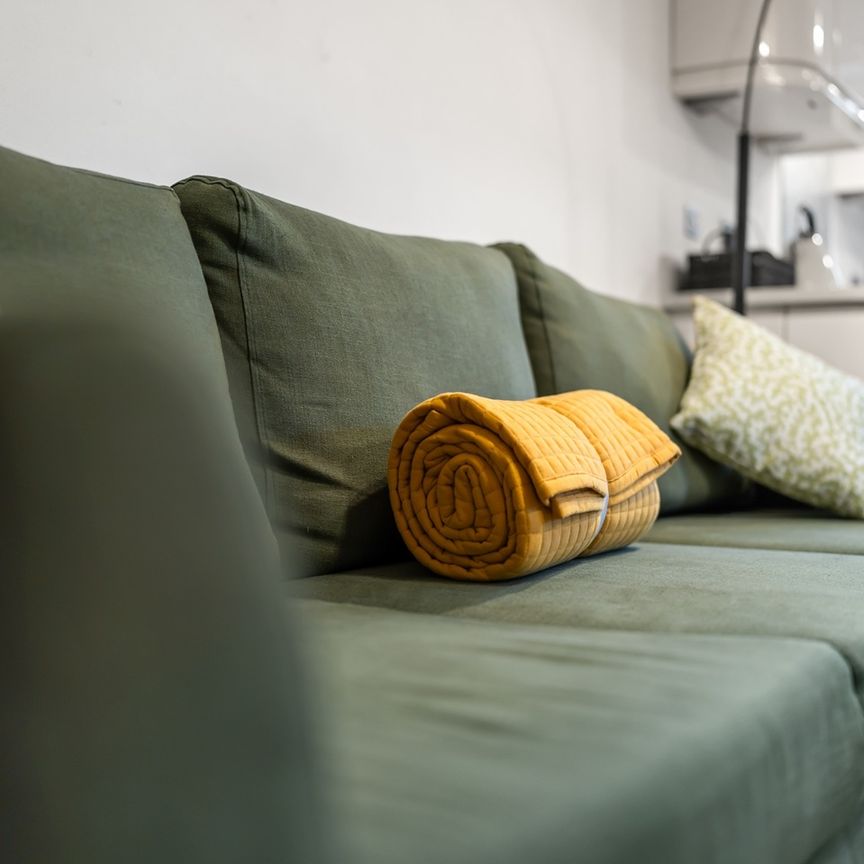 2 Bed Flat, Fulham Palace Road, SW6 - Photo 1