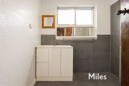 24 Hillside Road, Rosanna - Photo 2