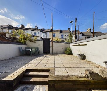 4 bedroom terraced house to rent - Photo 3