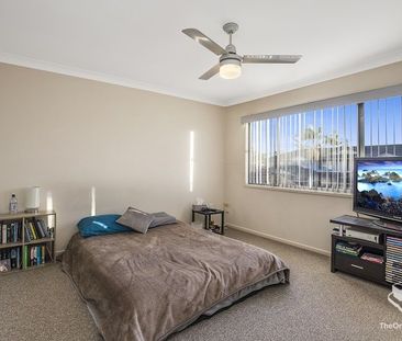 Lovely 2-bedroom townhouse in a quiet complex for rent. - Photo 3