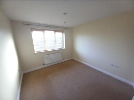 3 bedroom detached house to rent - Photo 3