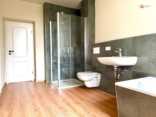 Alles neu - hochwertig sanierte 2-Raum-Wohnung in ruhiger, zentraler Lage von Annaberg! - Photo 1