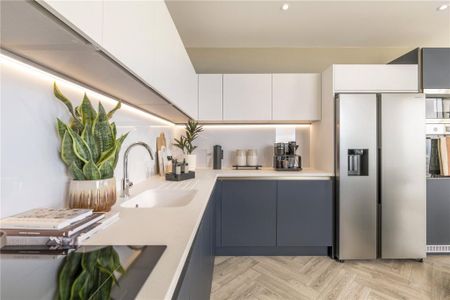 3 bedroom penthouse to rent - Photo 3