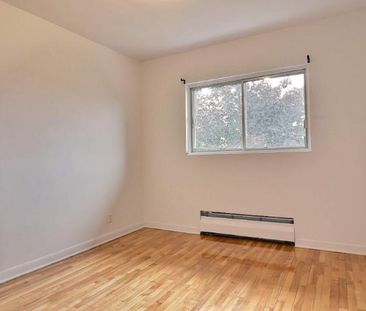 1 CH - 1 SDB - Montréal - $1,100 /mo - Photo 2