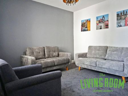 6 bedroom house to rent - Photo 2