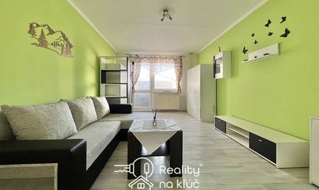 Na prenájom zariadený 1-izbový byt s dvoma balkónmi na Nábrežnej ulici v Nových Zámkoch - Photo 3