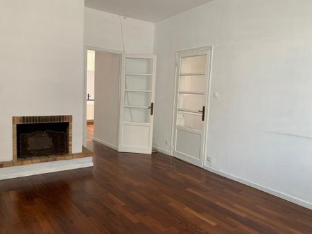 Location Maison 5 pièces 169m² ARMENTIERES 59280 - Photo 2