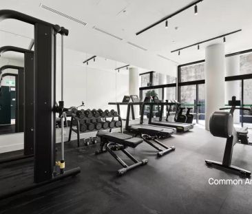 Near-new apartment with design features - Photo 4