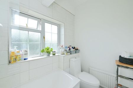 Park View, HODDESDON - Photo 4