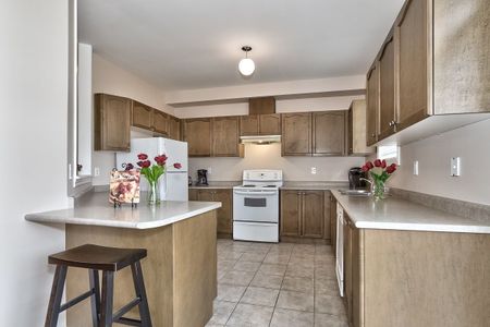 For Lease - 3 Ashdale Road, Brampton, Ontario - Photo 2