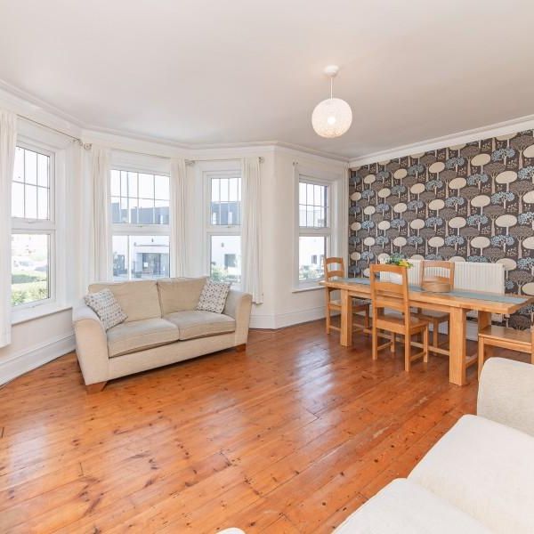 2 bedroom flat to rent - Photo 1