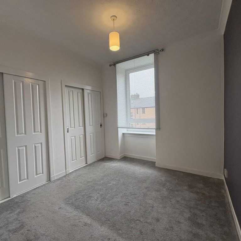 Flat Erskine Street, Dundee - Photo 1