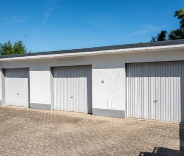 Schicke Dachgeschosswohnung mit Gartennutzung und EBK in toller Han... - Photo 3