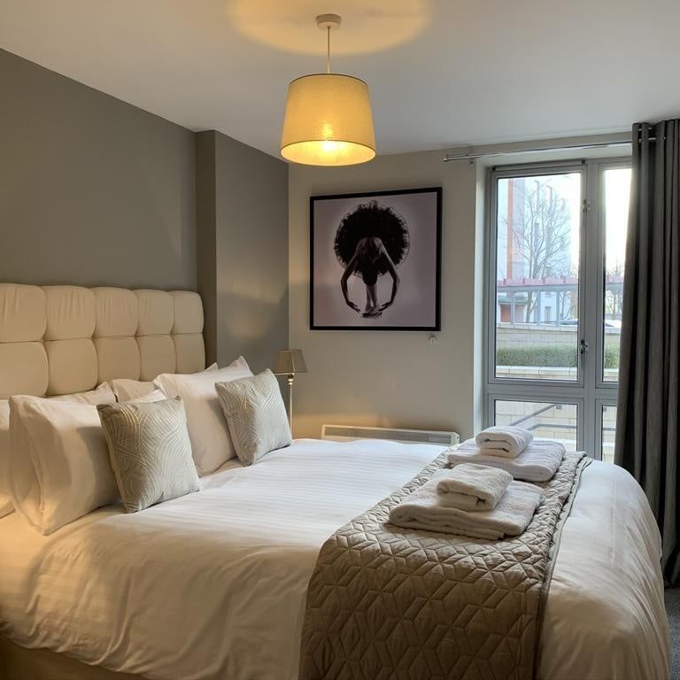 2 Bed Flat, Derby Road, NG1 - Photo 1