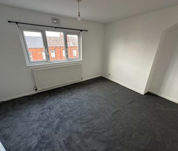 2 Bed Terraced House, Tilbury Mount, LS11 - Photo 3