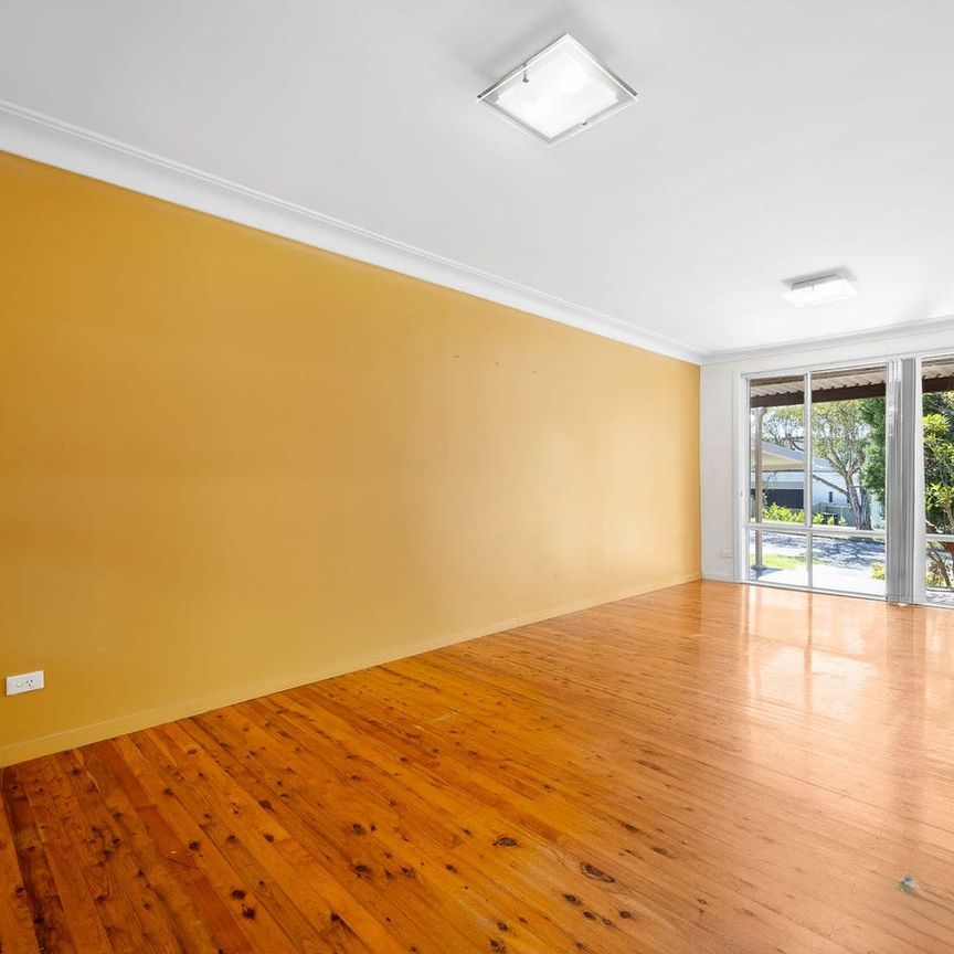 Spacious Carlingford Home with Bonus Multi-Purpose Room - Perfect for Families! - Photo 1
