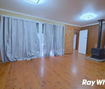 “Three Bedroom Family Home - Quiet Neighbourhood” - Photo 6