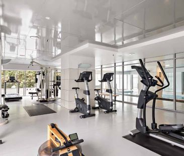 SUNNY "PARKSIDE" STUDIO APARTMENT - Photo 4