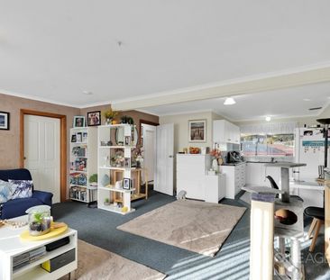 2 bedroom Unit in Somerset - Upper level - Photo 5