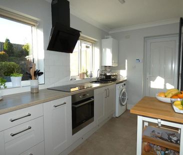 2 bedroom semi-detached house to rent - Photo 3
