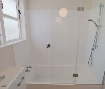 Naenae Living - Photo 2