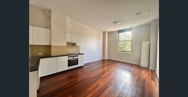 One Bedroom Apartment next to Darling Harbour - Photo 1