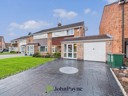 3 bedroom semi-detached house to rent - Photo 2