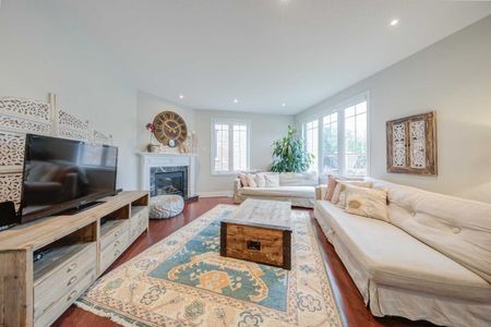 For Lease - 552 Valley Vista Drive, Vaughan, Ontario - Photo 3