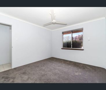 3x1 HOME IN ARMADALE - Photo 2