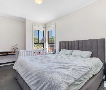 Modern 3-Bedroom Home with Double Garage in Elizabeth Downs - Photo 2