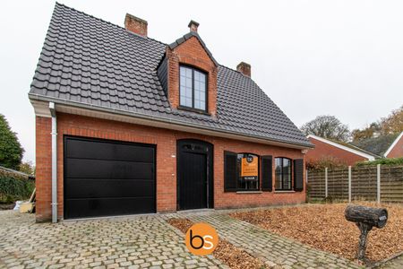 Volledig gerenoveerde alleenstaande villa in rustige woonwijk in Sint-Andries - Photo 5