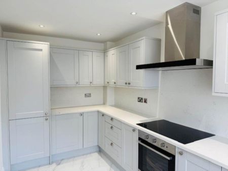 4 bedroom townhouse to rent - Photo 5