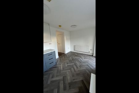 1 Bed Flat, Dolphin Road, B11 - Photo 5