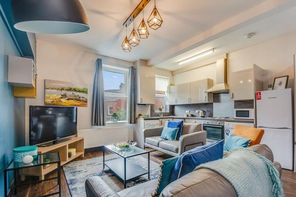 1 bedroom in a house share to rent - Photo 1