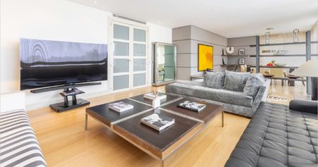 Penthouse in The Golden Mile - Photo 2