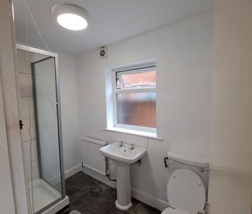 5 Bed Semi-Detached House, Claypol Rd, NG7 - Photo 2