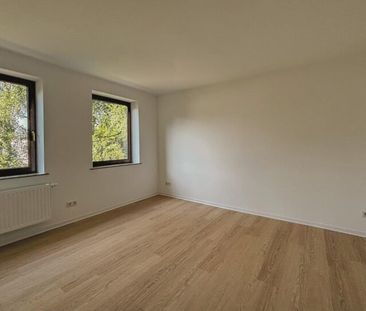 Erstbezug nach Modernisierung: Hochwertige, gut geschnittene 3-Zimmer-Whg. mit Balkon - Photo 4