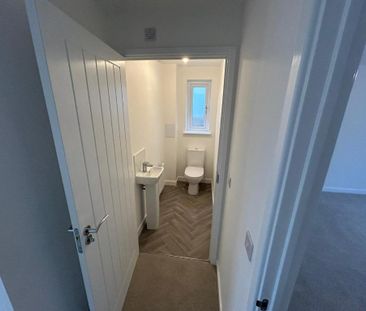 3 bedroom flat to rent - Photo 6